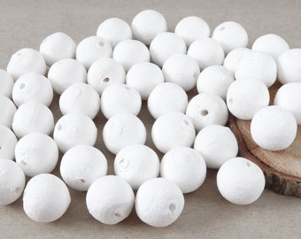 Craft Foam Balls vs Spun Cotton Balls: which ones to use?