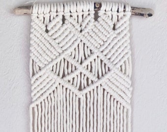 Macrame Wall Hanging Pattern | Macrame Tutorial  PDF | Download + Make | Name: Emmylou