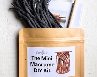 Beginner Macrame DIY Kit: Mini Wall Hanging Pattern