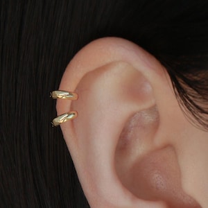 Tiny Cartilage Hoop H3 • Tiny Helix Hoop, Mini Thick Hoops, Gold Hoop Earring