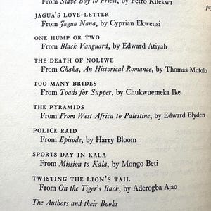 Pu&ograve; includere: Una pagina di libro con un elenco dei contenuti. Il titolo "CONTENTS" &egrave; in alto. L'elenco include titoli come "THE SLAVE DHOW" e "JAGUA'S LOVE-LETTER", insieme agli autori e ai libri da cui sono tratti.
