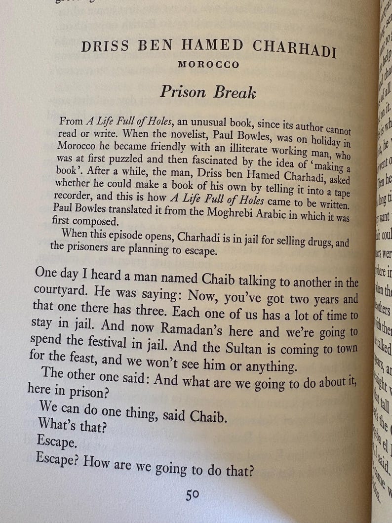 Pu&ograve; includere: Pagina di libro aperta con il titolo "DRISS BEN HAMED CHARHADI MOROCCO Prison Break". Il testo descrive l'origine di un libro, una scena carceraria e un piano di fuga. Il numero di pagina 50 &egrave; visibile.