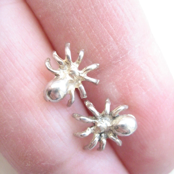 Vintage sterling silver spider stud earrings, tiny silver spiders, minimalist spider, silver tiny spiders, sterling spider