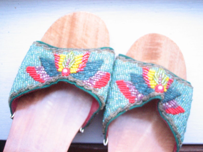 size 7 women/'s open toe clog carved wood high heels bead embroidered shoes high heeled clog Vintage beaded platform clogs