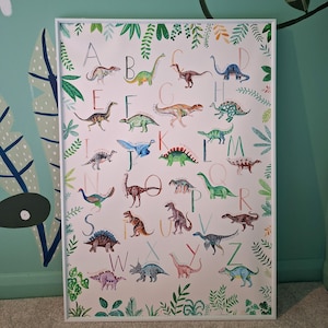 Impressão do alfabeto dinossauro