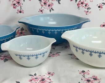 STUNNING Pyrex Cinderella Mixing Bowls Snowflake Blue "Garland" Near Mint Condition 441 442 443 444 Compatibles Series 440