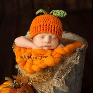 Pumpkin Hat Crochet Pattern: Newborn to One Year (PDF Digital Download)