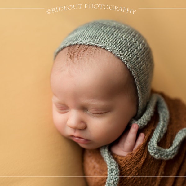 Classic Baby Bonnet Knitting Pattern, Simple Newborn Bonnet DIY, Newborn Photography Hat, Photo Prop Pattern, Easy Knit Flat PDF