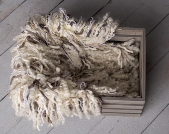 Patrón de crochet para capas de accesorios fotográficos para sesiones de fotografía de bebés recién nacidos, capa gruesa que se asemeja a un Flokati, relleno de cesta de crochet para hacer tú mismo