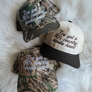 Cappello da camionista in tela con scritta &quot;Country Kinda Heart&quot; degli anni &#39;90