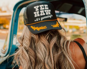 NWT Wilder Made Yee Haw Yeehaw It’s Game Day Trucker Hat Black & Gold Yeehaw It main image 4