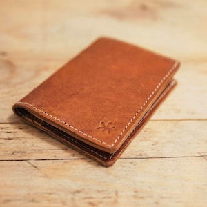 Cartera de Piel para Hombre - Cartera Marrón de Cuero - Billetera de Cuero Elegante - Tarjetero Compacto para Hombre - Regalo Ideal para Él imagen 1