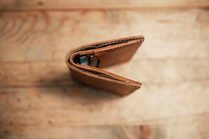 Cartera de Piel para Hombre - Cartera Marrón de Cuero - Billetera de Cuero Elegante - Tarjetero Compacto para Hombre - Regalo Ideal para Él imagen 4
