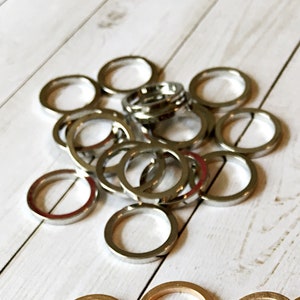 Set of 25 MEDIUM Snag Free Round Ring Knit Stitch Markers - Knit Markers Round - Crochet Markers Ring