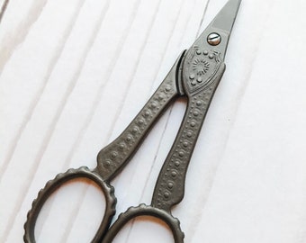 Oiled Rubbed Bronze Antique Style Yarn Scissors - Rustic Vintage Thread Scissors - Thread Snips - Tailor's Scissors