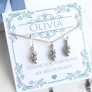 Bladeren bruidsmeisje oorbellen ketting sets, sierlijke sieraden, gepersonaliseerde kaart met doos en strik, bloemenmeisje huwelijkscadeau voor moeder oma