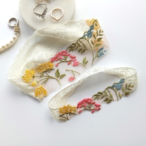 Wildflower Wedding Garter Set, Colorful Embroidery Keep and Toss Lace Bride Garters