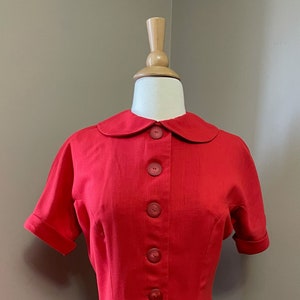 Abito camicia rosso ciliegia anni &#39;50 • Abito di metà secolo anni &#39;50