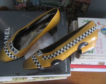 1980s Margaret Jerrold leather novelty heels | 80&#39;s NYC Yellow Taxi Cab
