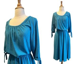 Robe en tissu éponge bleu aqua des années 1970