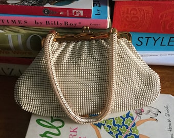 1940s Whiting & Davis white alumesh purse