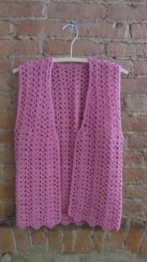 1960s pink crochet knit vest | 60's hippie flower… - image 2