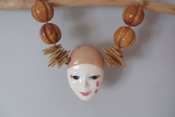 1970s Pierrot porcelain and wood bead necklace