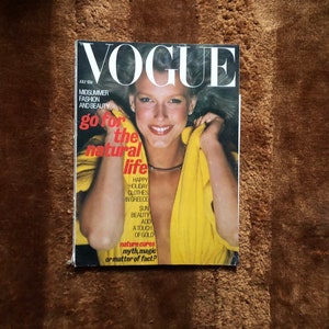 Vintage Vogue Magazine : July 1977