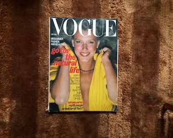 Vintage Vogue Magazine : July 1977