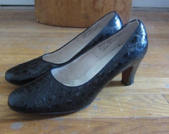 1960s black crocodile leather heels / Size 6