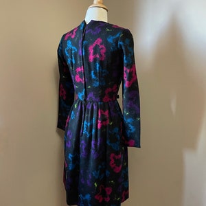 1950s abstract floral black dress 50s novelty print dress image 4