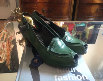 1940s green leather peep toe pumps | 40s Femme Fatale