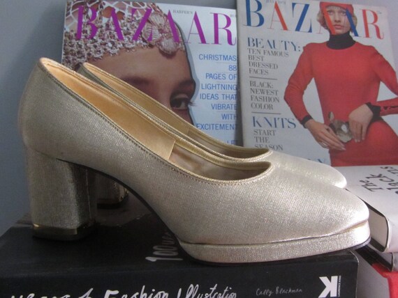 1960s gold platform heels | 60's Mod Metallic Hee… - image 2