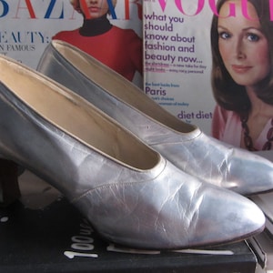1930s silver leather high heels | 20s 30s art deco flapper fashion