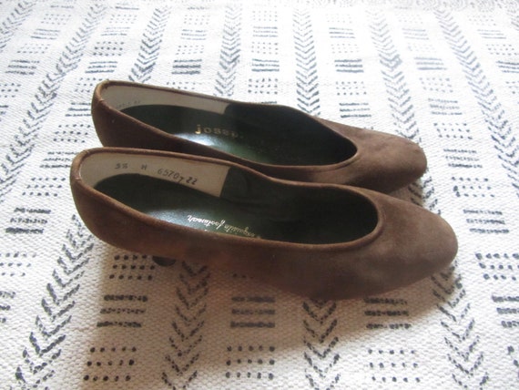 1960s brown suede & green patent kitten heels (de… - image 4