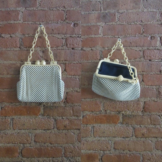 1930s Whiting & Davis cream alumesh purse - image 1