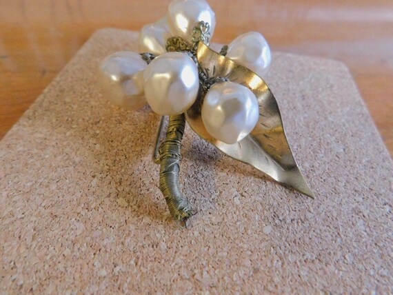 Antique baroque pearl & gold pin brooch - image 3