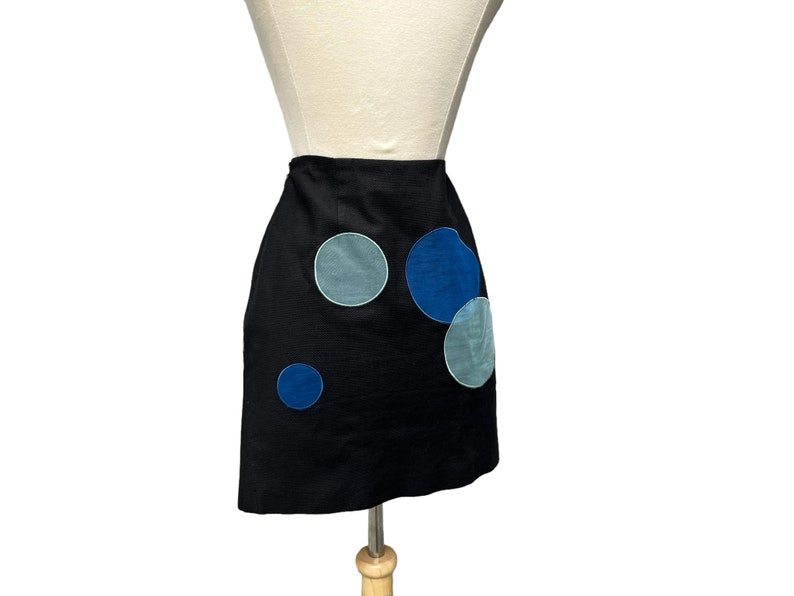 Mini-jupe bleu marine Moschino vintage Créateur italien de haute couture des années 90 image 6