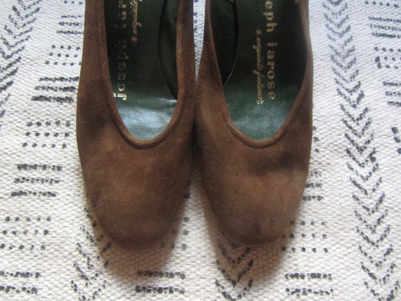 1960s brown suede & green patent kitten heels (de… - image 3