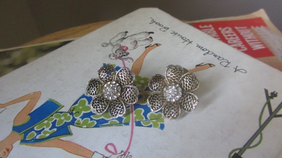 1950s gold tone filigree flower earrings • 50's •… - image 2