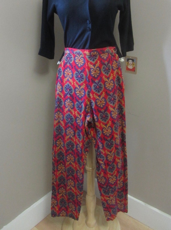 1960s Red Paisley Corduroy slim cigarette pants - image 9