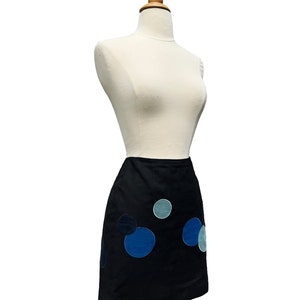Mini-jupe bleu marine Moschino vintage Créateur italien de haute couture des années 90 image 3