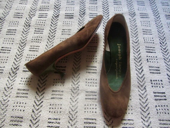 1960s brown suede & green patent kitten heels (de… - image 10