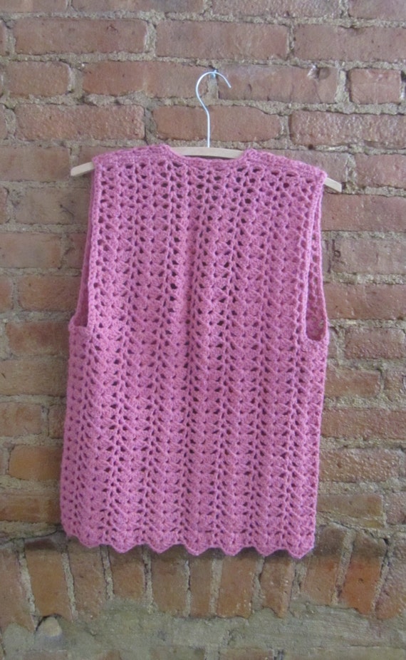 1960s pink crochet knit vest | 60's hippie flower… - image 3