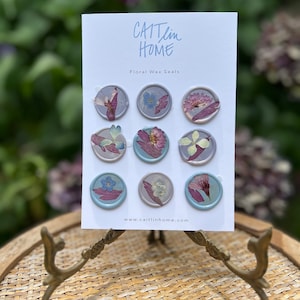 Ensemble de cachets de cire lilas et bleu poussiéreux avec feuilles, cachet de cire de faire-part de mariage, cachets de cire de fleurs, cachets de cire d'enveloppe, cachet de cire floral