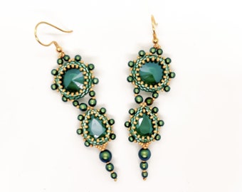 Boucles d'oreilles vert émeraude extra longues, boucles d'oreilles élégantes en fil de perles en vert, boucles d'oreilles suspendues très longues pour femmes pour une robe de soirée