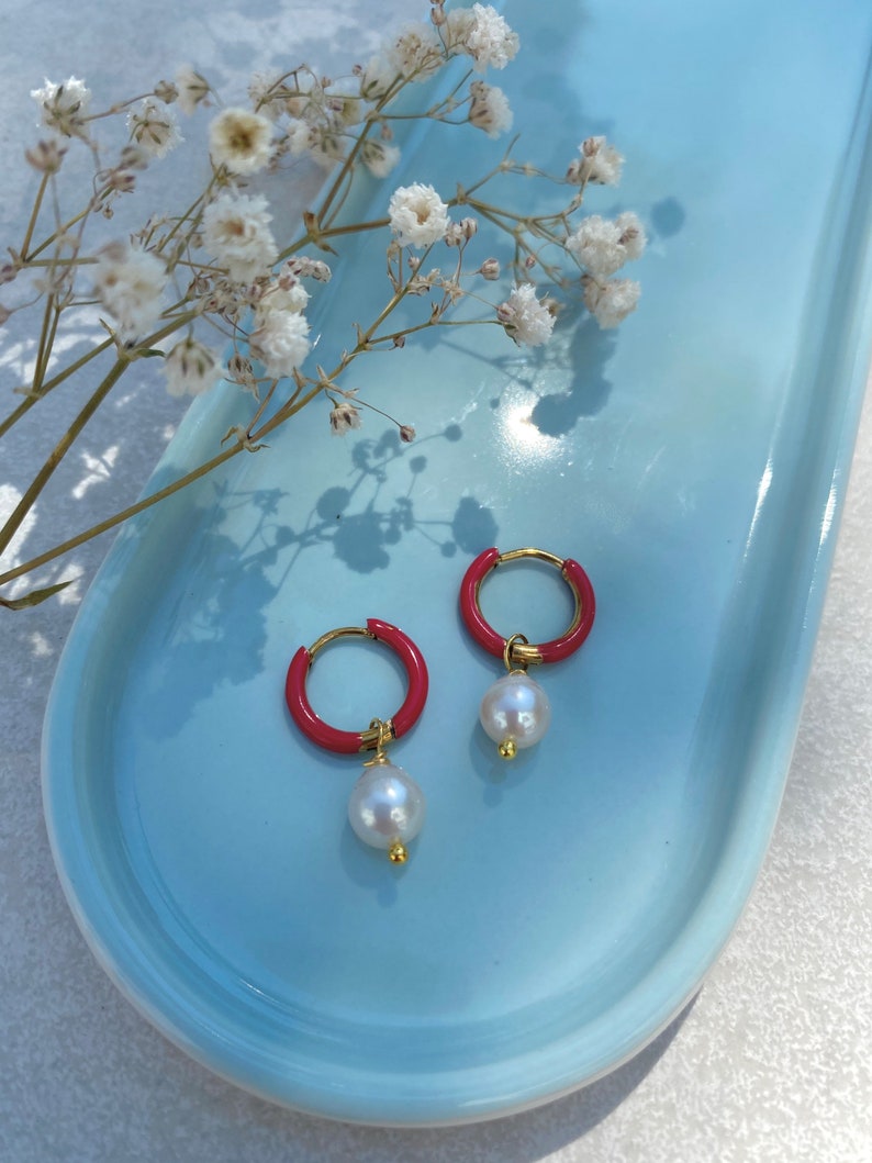 Colorful hoop earrings with freshwater pearls Stainless steel Whoops image 6