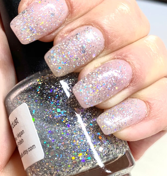 Buy FYORR Silver Green Sparkly Glitter Nail Polish Long Lasting Smooth  Finish Nail Enamel (Snow You),15ML Online at Low Prices in India - Amazon.in