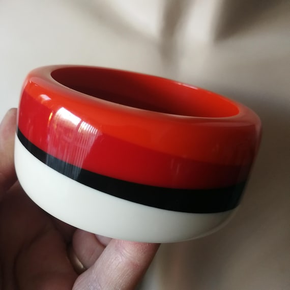 Retro Striped Plastic Bangle – Chunky Funky Design - image 1
