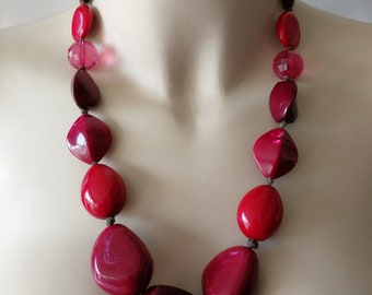 Necklace - Striking high quality chunky red and purple plastic bead necklace